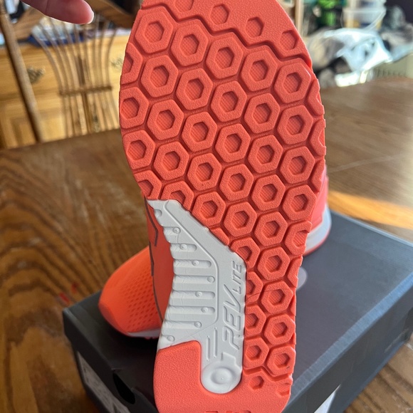 New Balance shoes - Picture 2 of 5